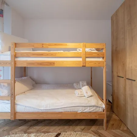 アパート Lancer Apartament クルージュ＝ナポカ